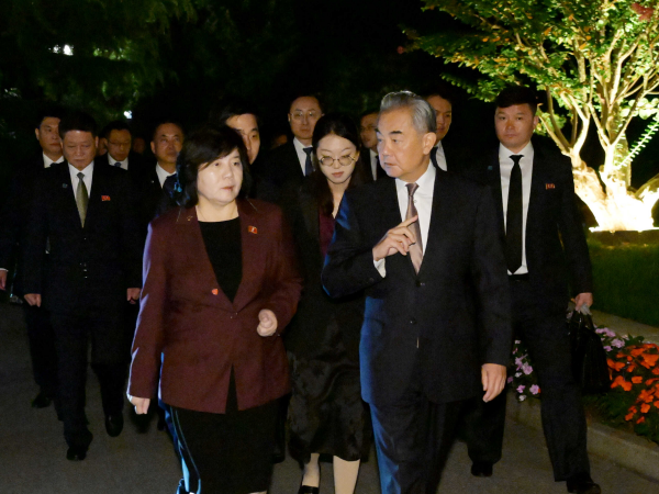王毅-朝鲜外相4.jpg